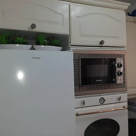 Charming In Near The 63 M² + Terrace Кадис